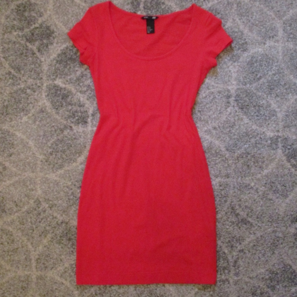 fitted red dress